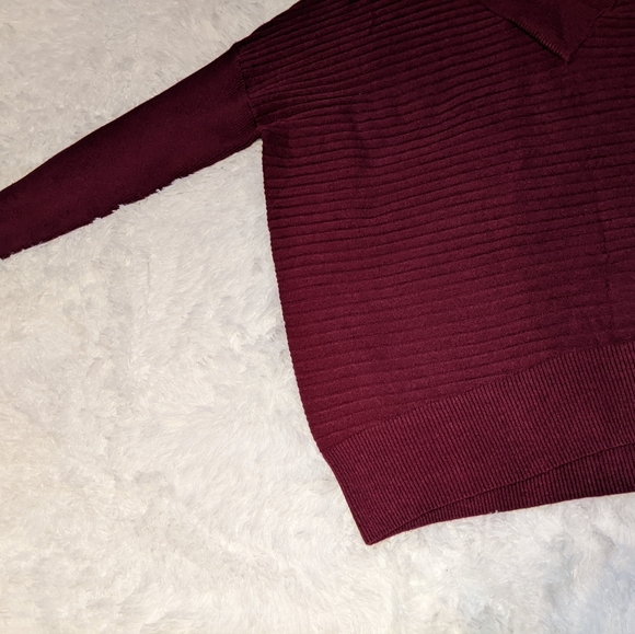 Nwt Time and Tru v-neck sweater - Picture 16 of 16